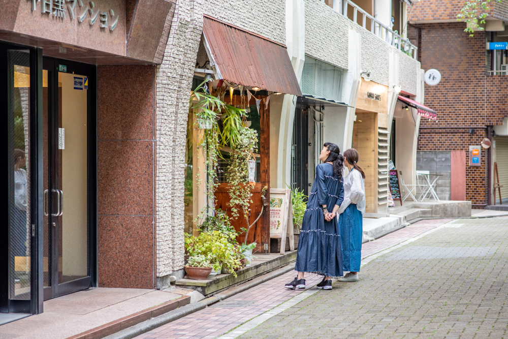 girls looking at a shop in naka-meguro