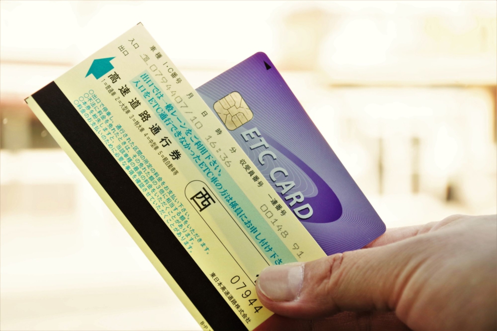 thẻ ETC và vé thu phí đường cao tốc
