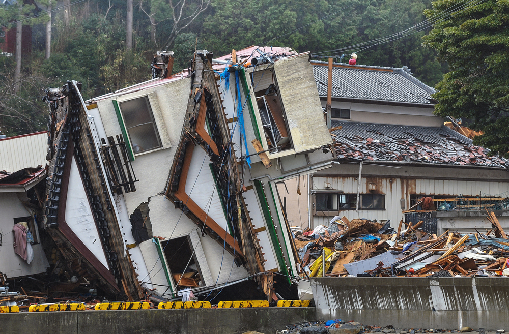 倒塌的日式房屋