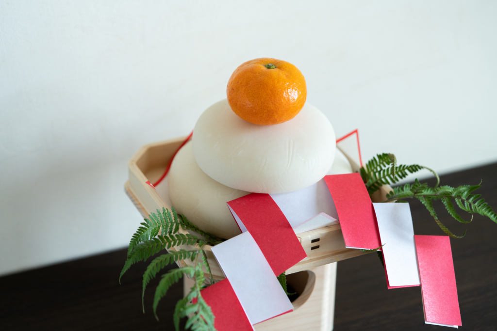 daidai orange on top of kagami mochi