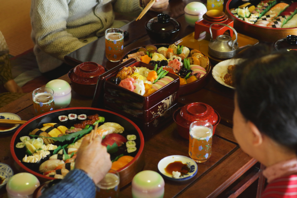 A Japanese family enjoying an osechi set