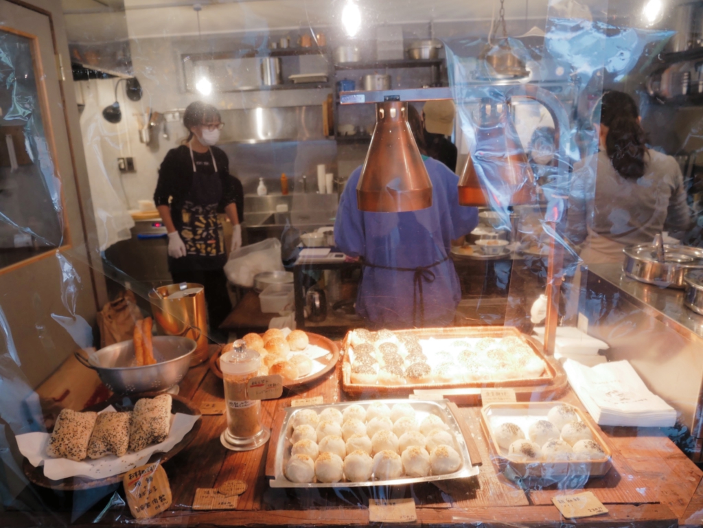 五反田 東京豆漿生活店內開放式廚房